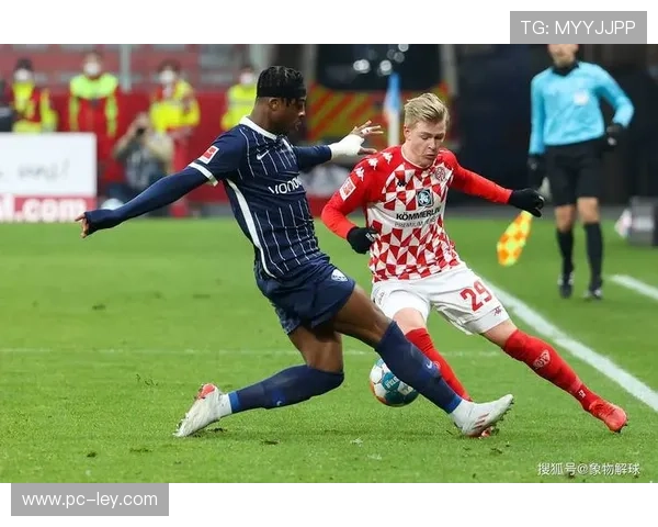 波鸿0-2不敌奥格斯堡,保级之路艰难 波鸿0-2不敌奥格斯堡,保级之路艰难